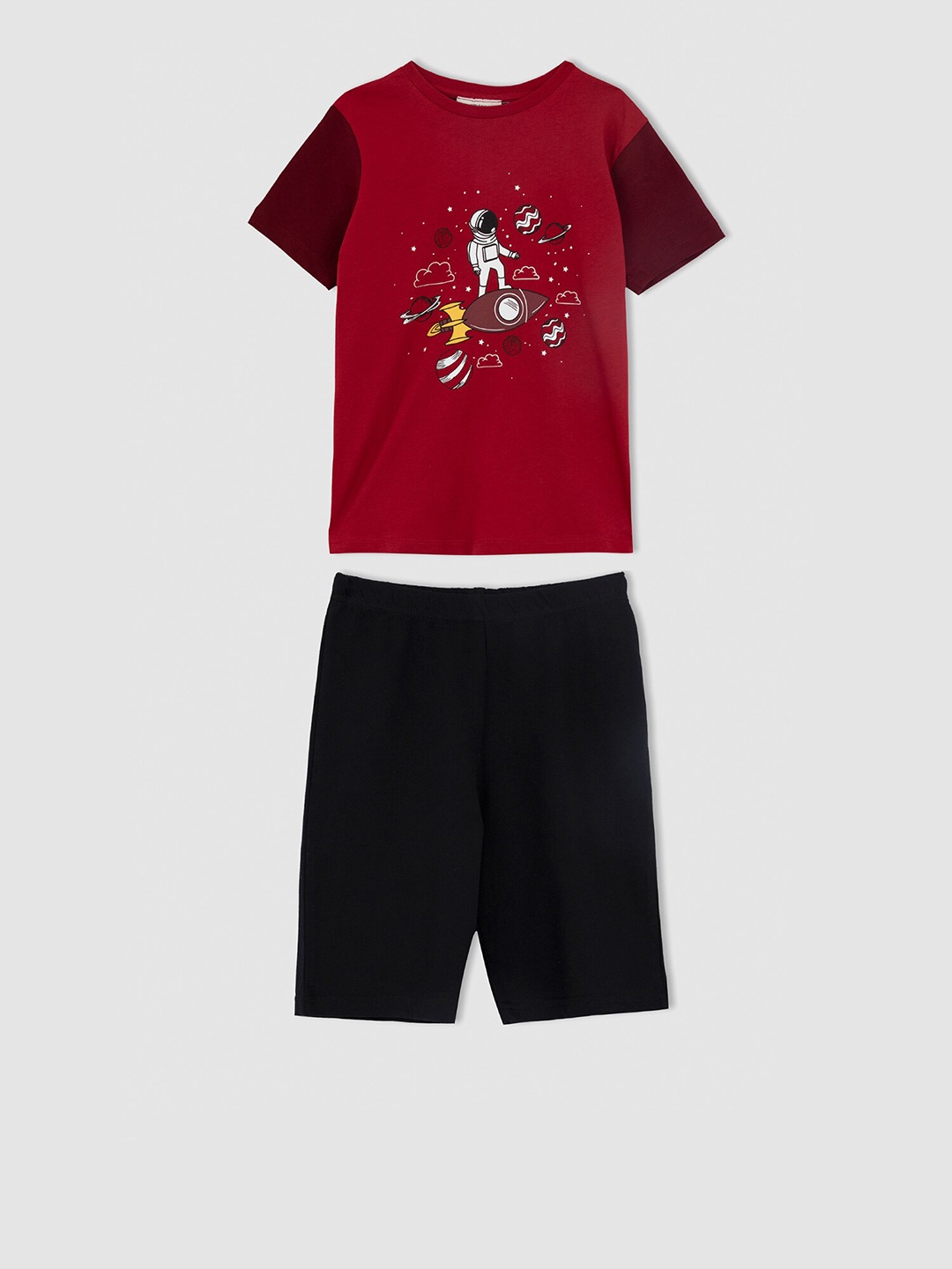 

DeFacto Boys Printed Pure Cotton T-shirt With Shorts, Red