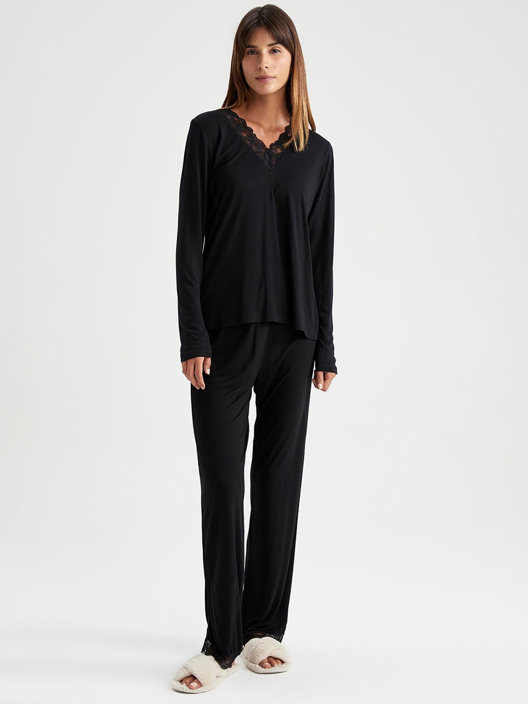 

DeFacto Women 2 Pieces V- Neck Night suit, Black