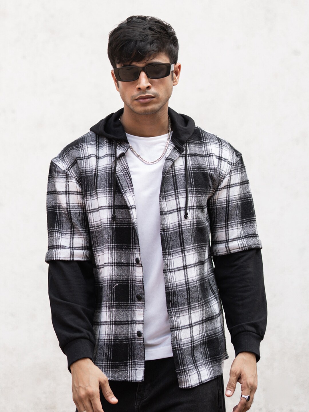 

Powerlook Men Black Tartan Checks Checked Casual Shirt