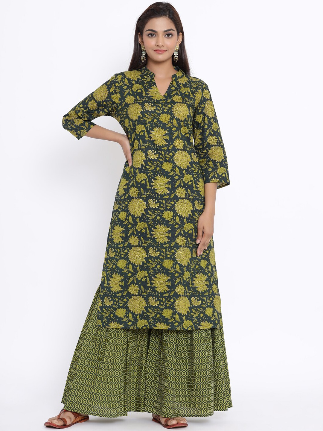 

MIRAVAN Women Floral Printed Pure Cotton Kurta with Sharara, Green