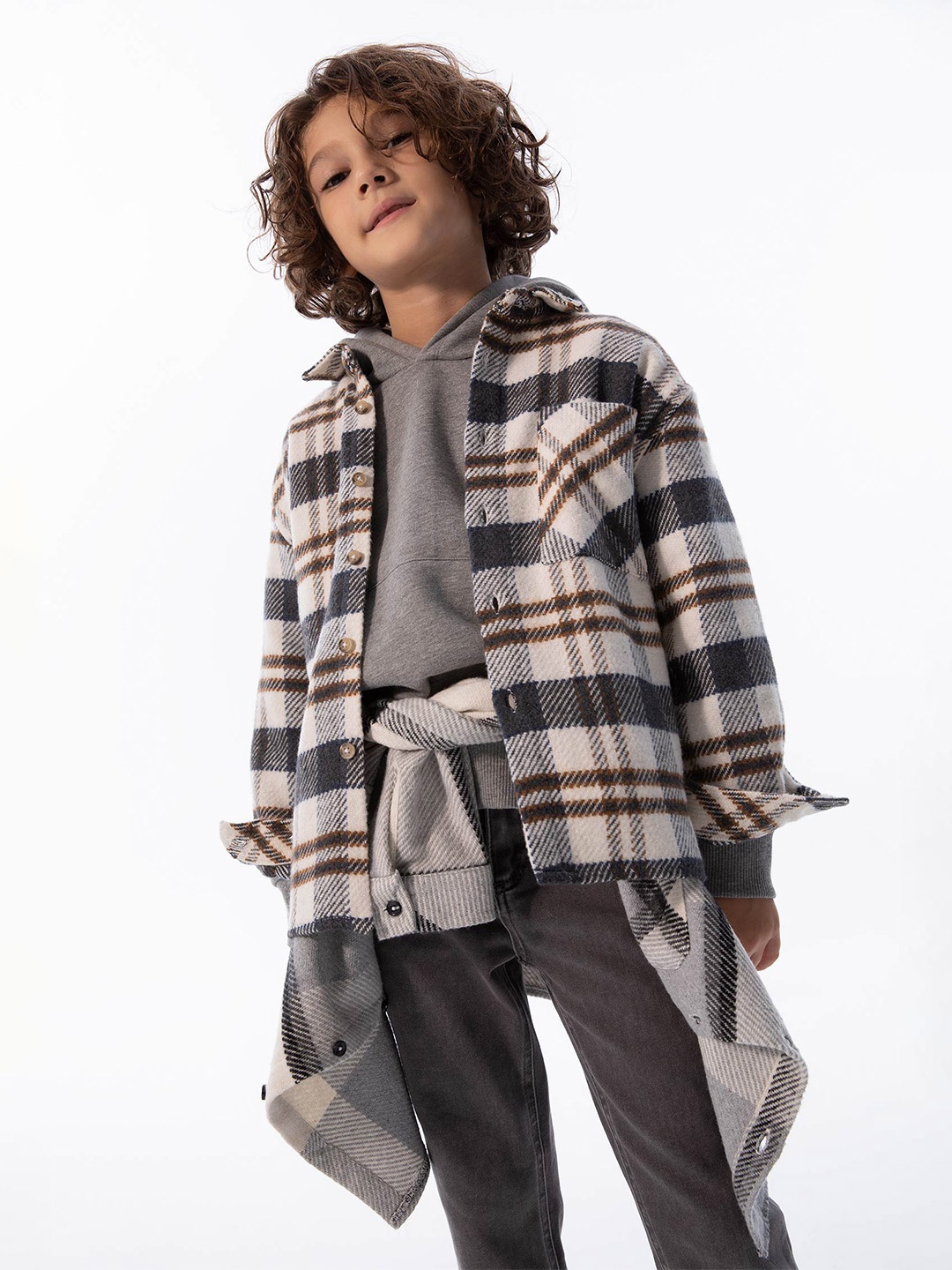 

DeFacto Boys Grey Checked Spread Collar Casual Shirt