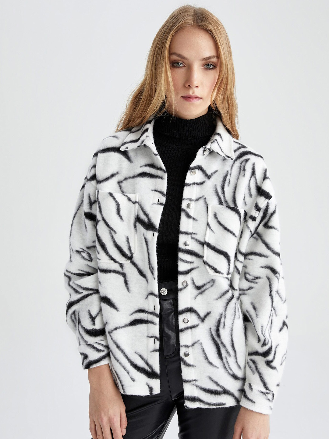 

DeFacto Women Printed Casual Shacket, White