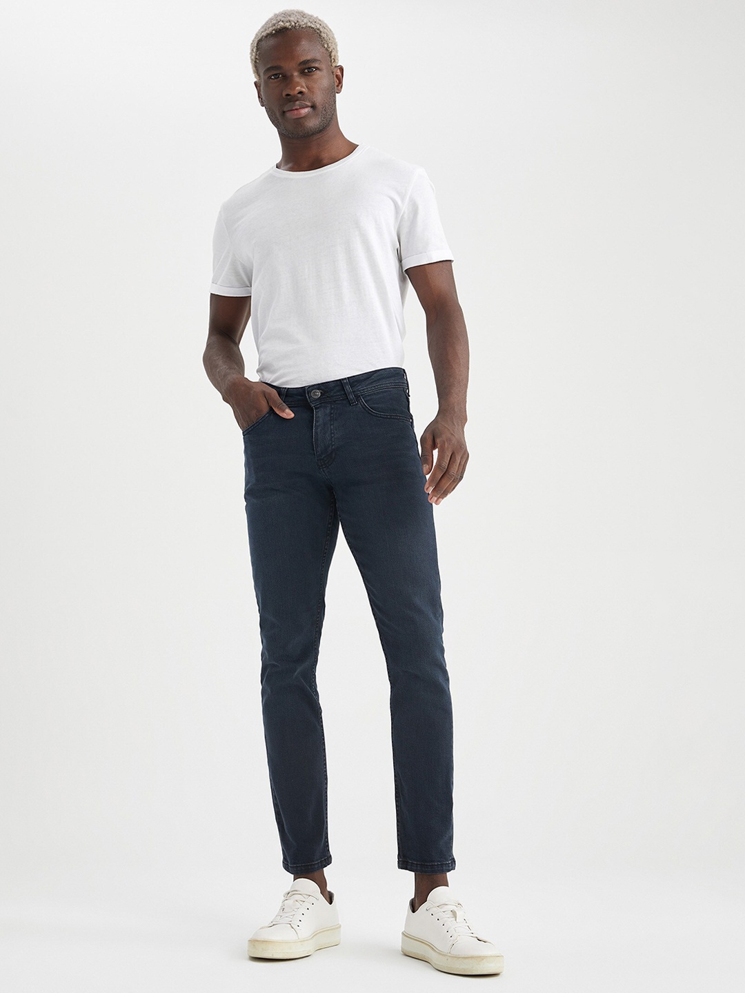 

DeFacto Men Mid-Rise Regular Fit Cropped Jeans, Navy blue
