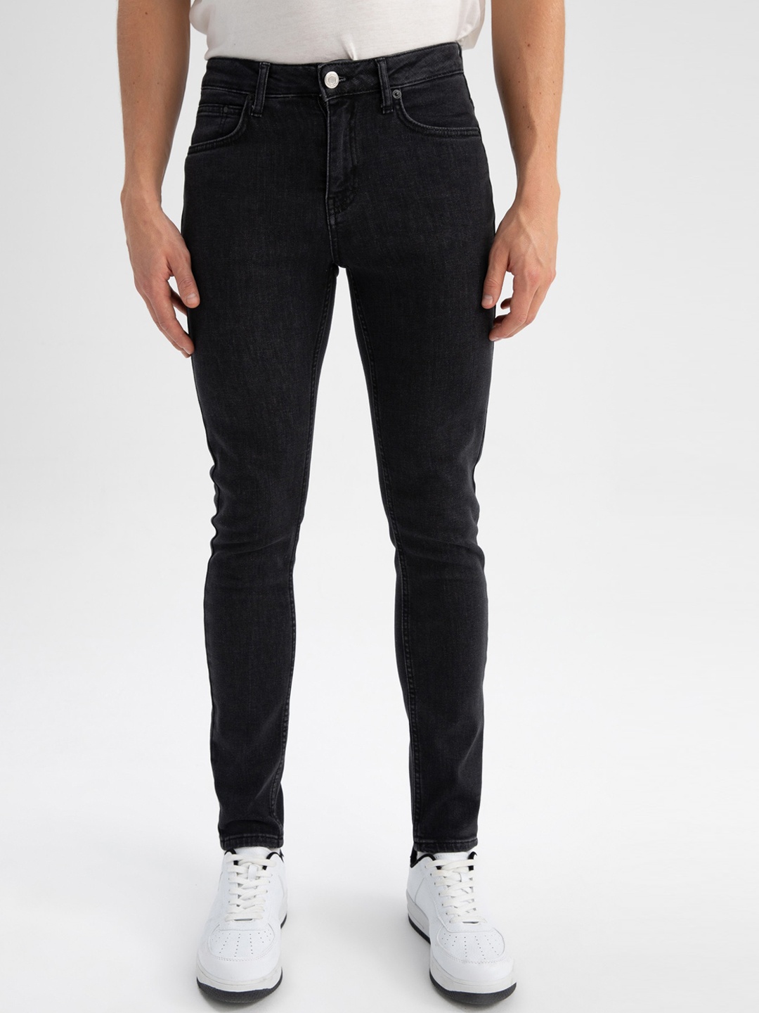 

DeFacto Men Mid-Rise Regular Fit Jeans, Black