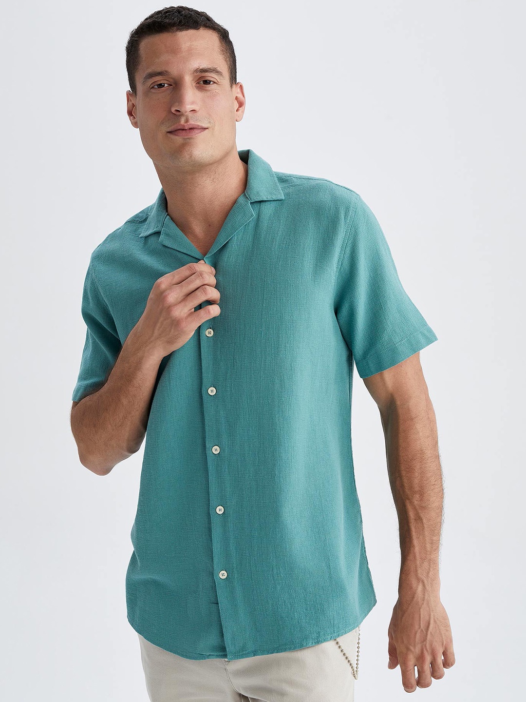 

DeFacto Men Lapel Collar Cotton Casual Shirt, Green