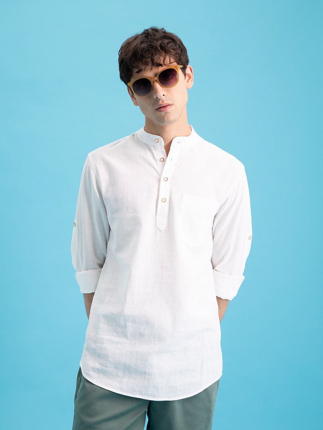 

DeFacto Men Mandarin Collar Longline Casual Shirt, White