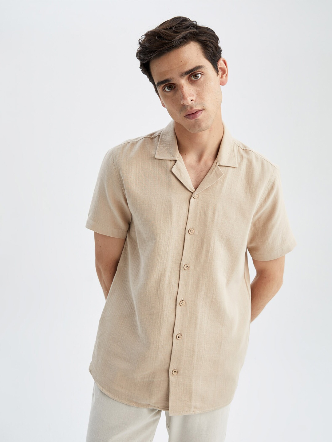 

DeFacto Men Pure Cotton Spread Collar Casual Shirt, Beige