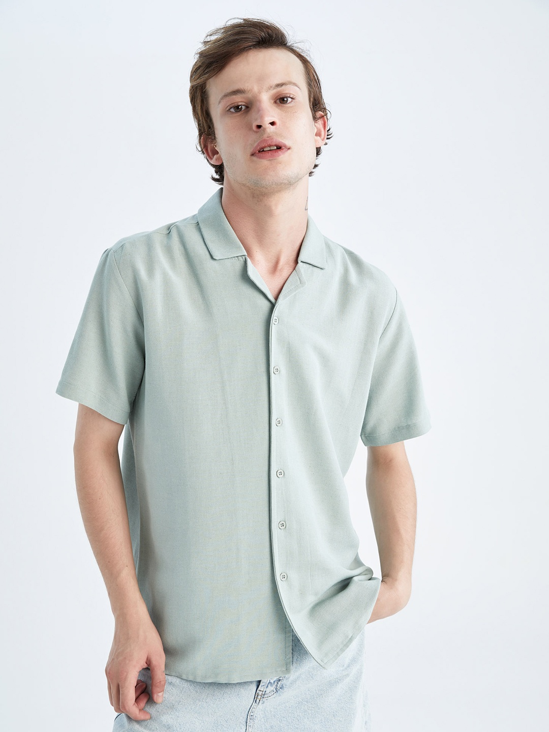 

DeFacto Men Regular Fit Cuban Collar Casual Shirt, Sea green