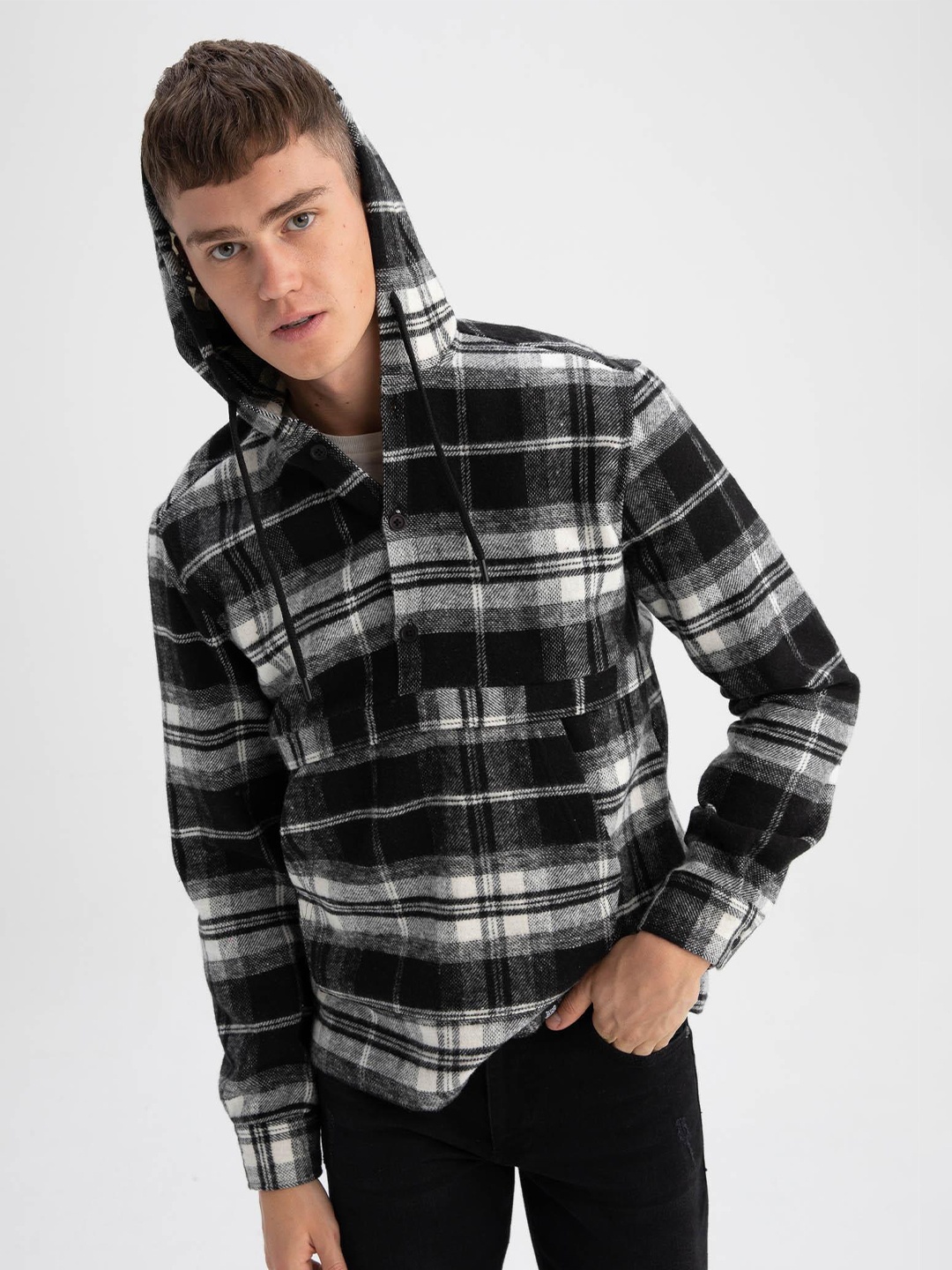 

DeFacto Men Checked Hooded Long Sleeves Sweatshirt, Black