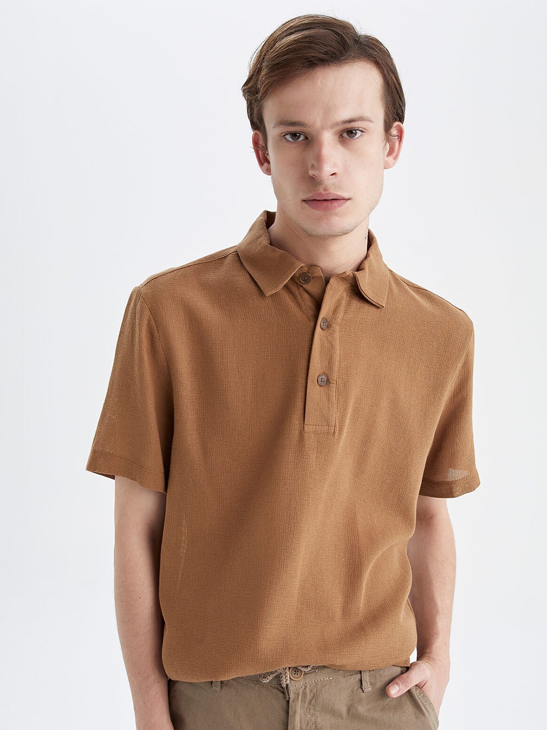 

DeFacto Men Solid Pure Cotton Short Sleeves Casual Shirt, Yellow