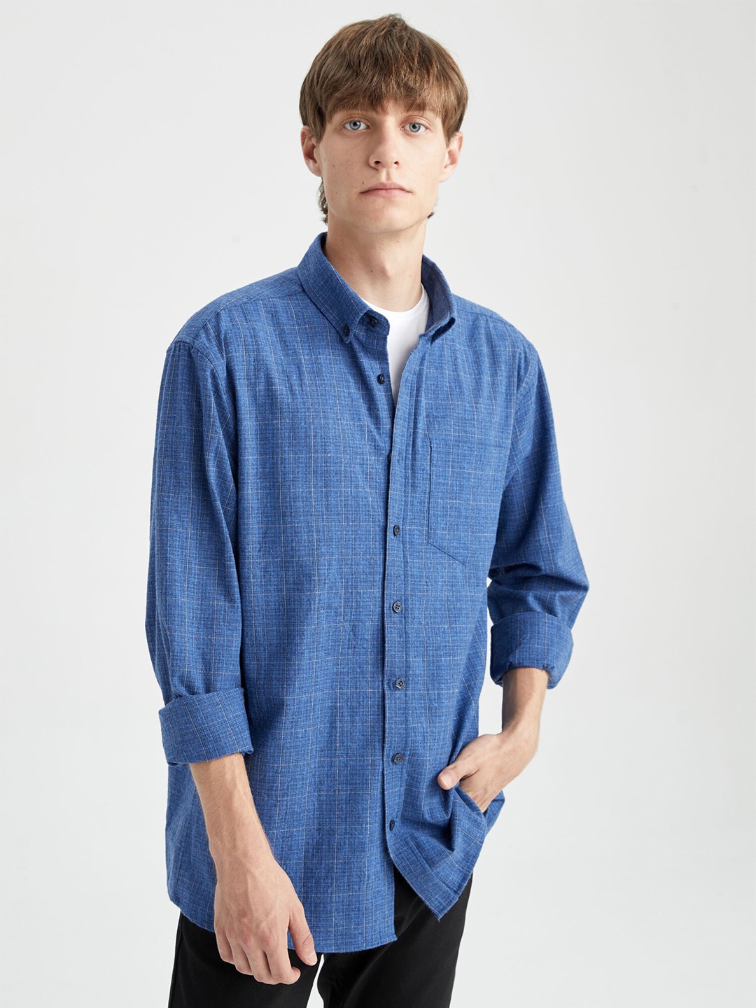 

DeFacto Men Windowpane Checks Checked Long Sleeves Long Line Casual Shirt, Blue