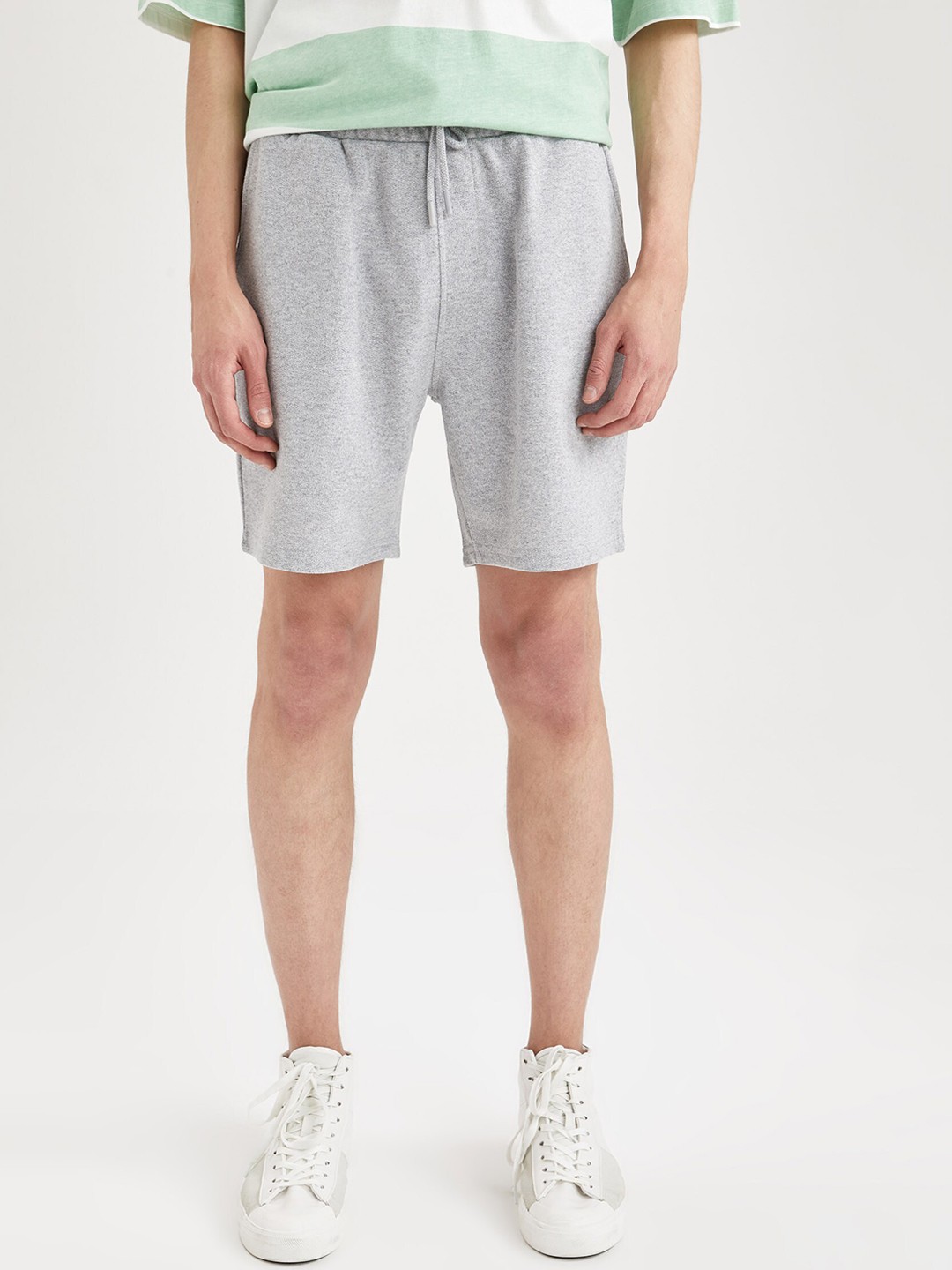 

DeFacto Men Mid-Rise Shorts, Grey