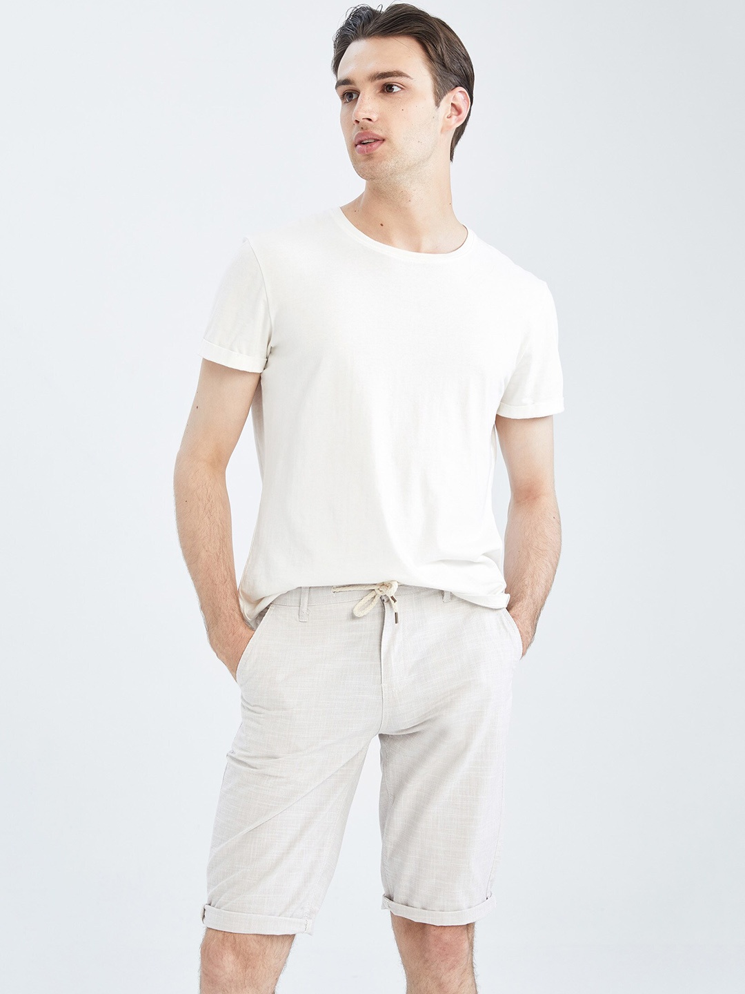 

DeFacto Men Mid-Rise Cotton Chino Shorts, Beige