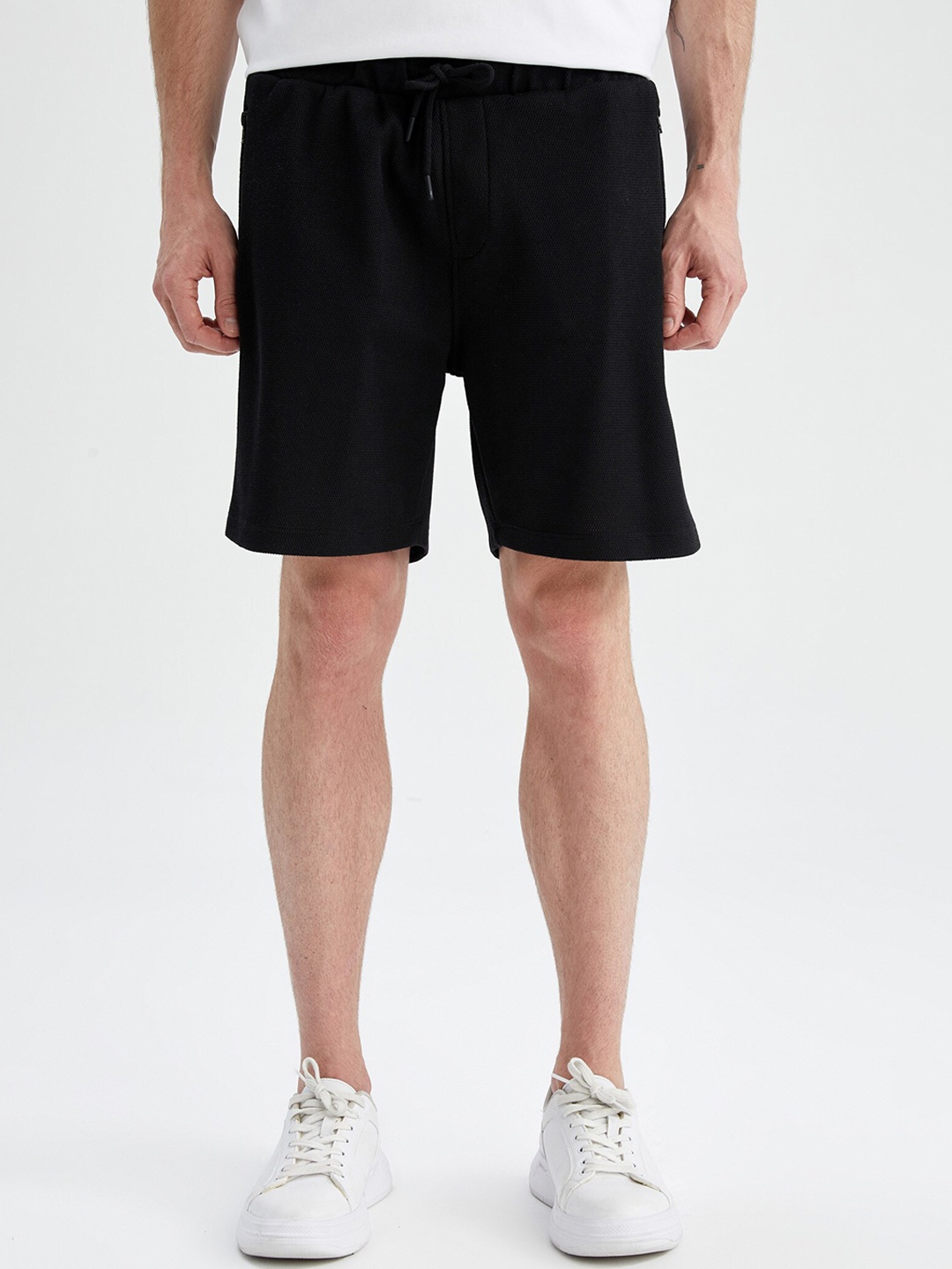 

DeFacto Men Mid-Rise Sports Shorts, Black