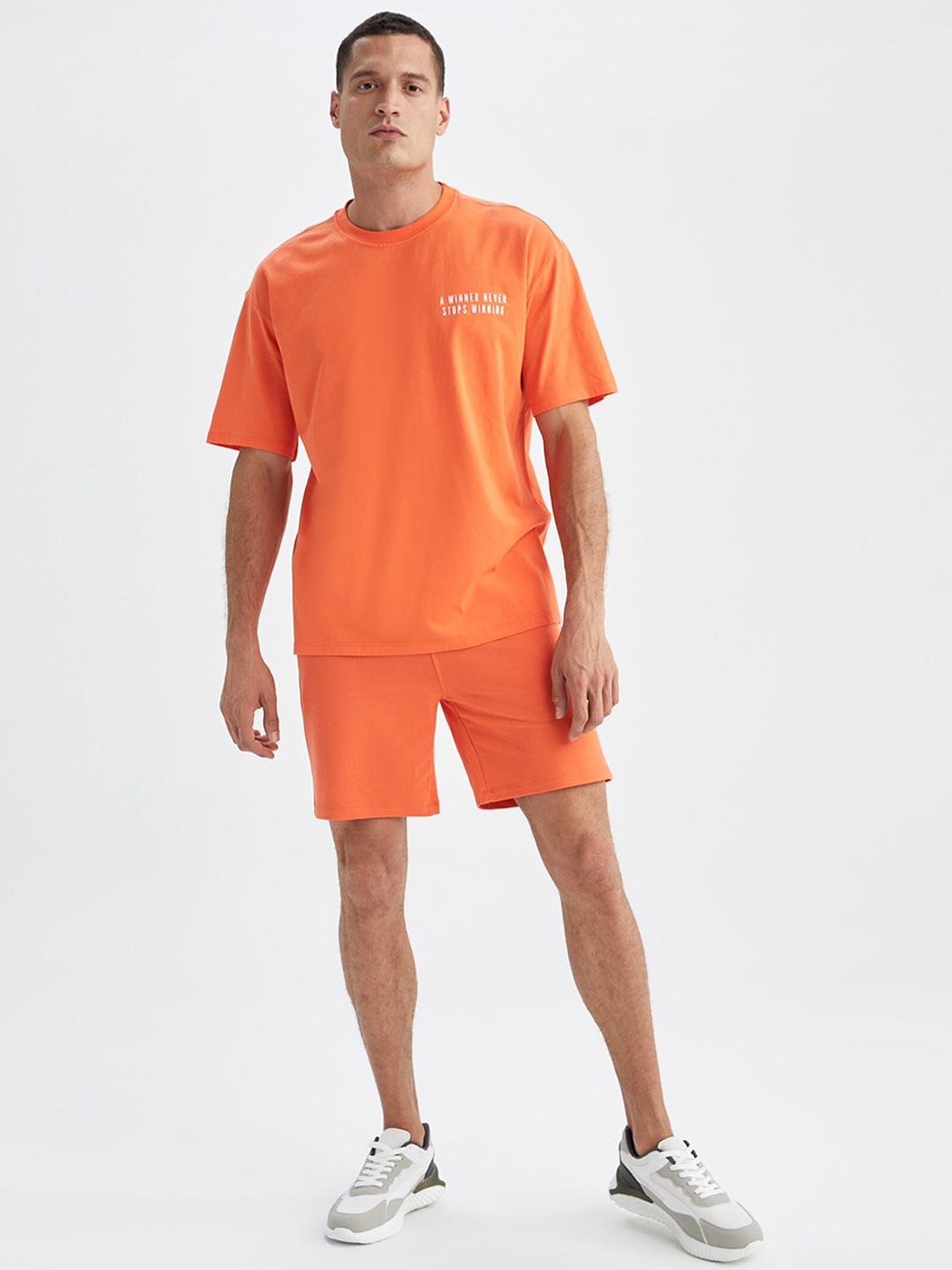 

DeFacto Men Mid-Rise Sports Shorts, Orange