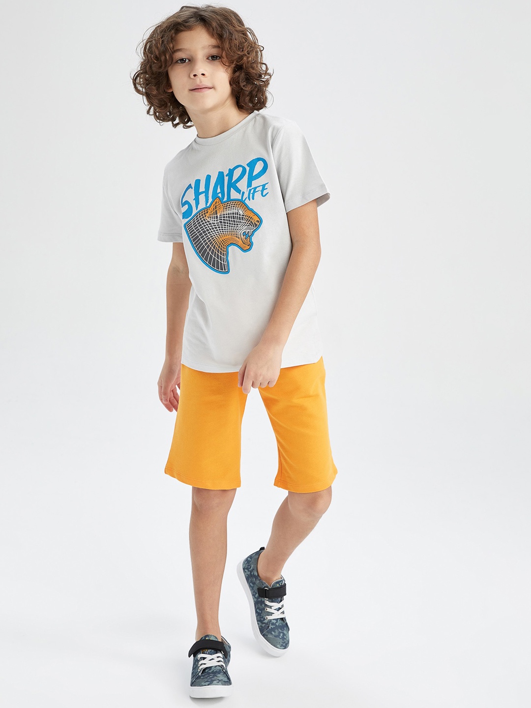 

DeFacto Boys Mid-Rise Regular Shorts, Yellow