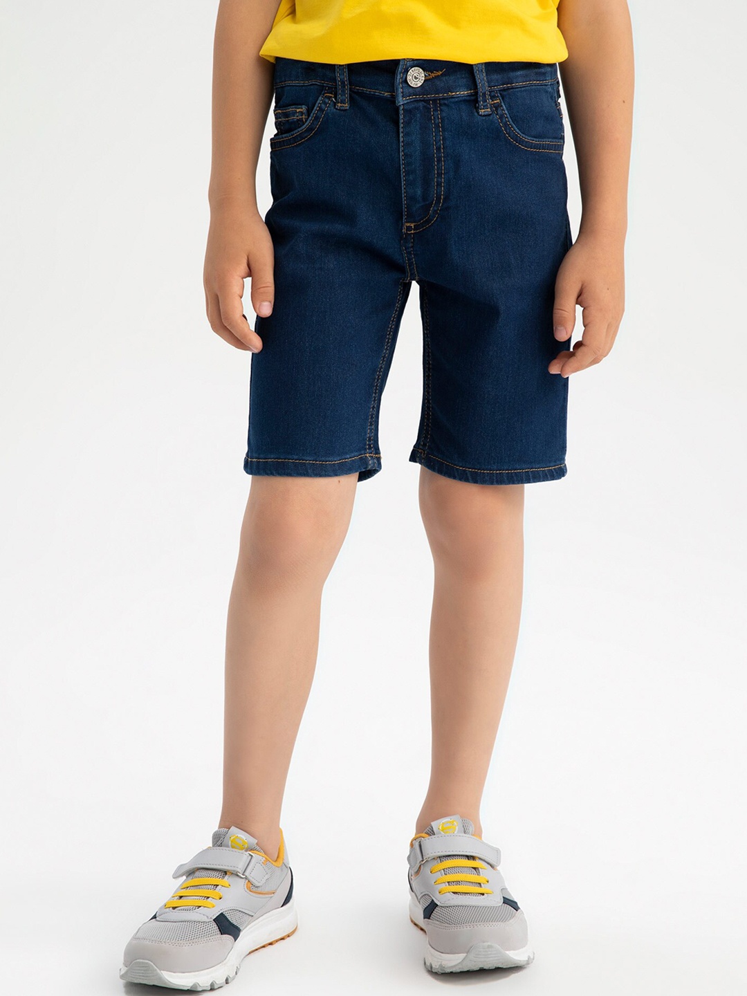 

DeFacto Boys Mid-Rise Denim Shorts, Navy blue