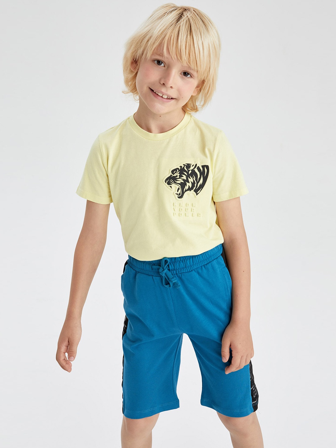 

DeFacto Boys Typography Printed Pure Cotton Shorts, Blue