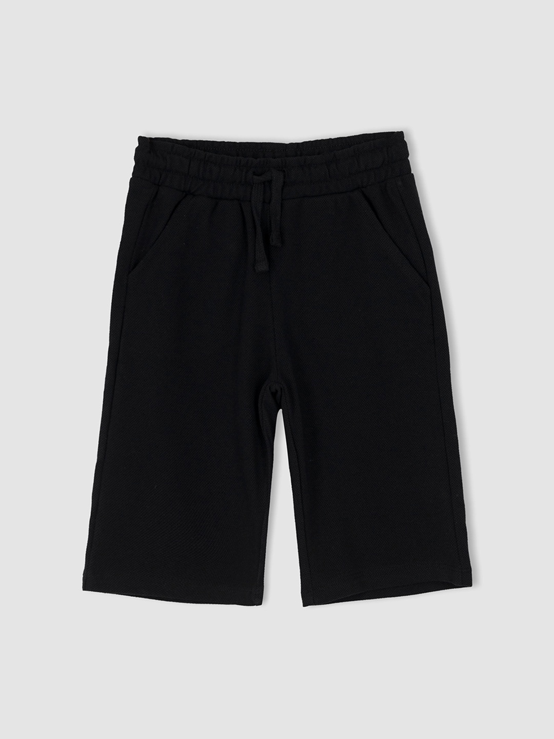 

DeFacto Boys Mid-Rise Regular Fit Shorts, Black
