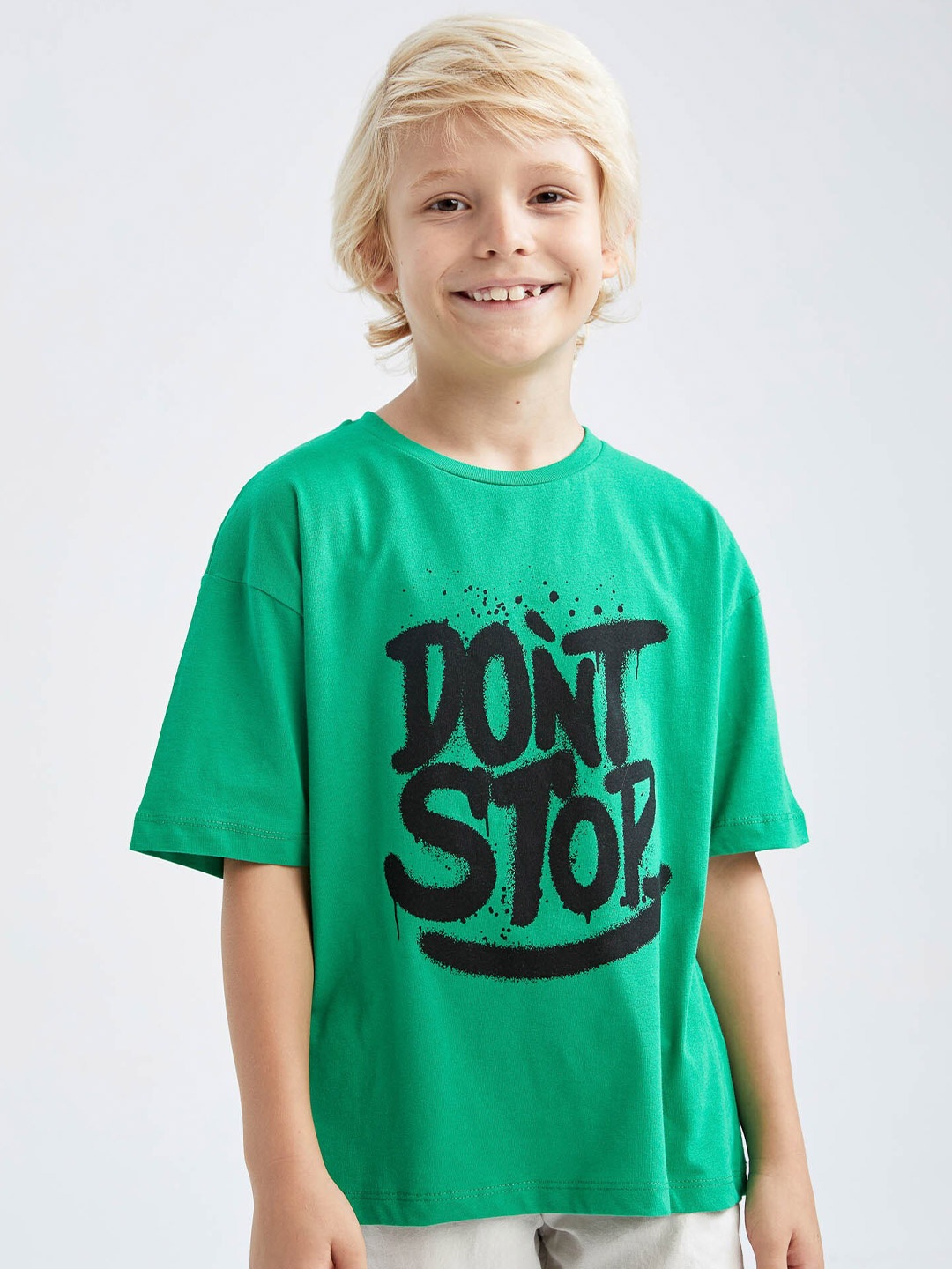

DeFacto Boys Typography Printed Drop-Shoulder Sleeves Cotton T-shirt, Green