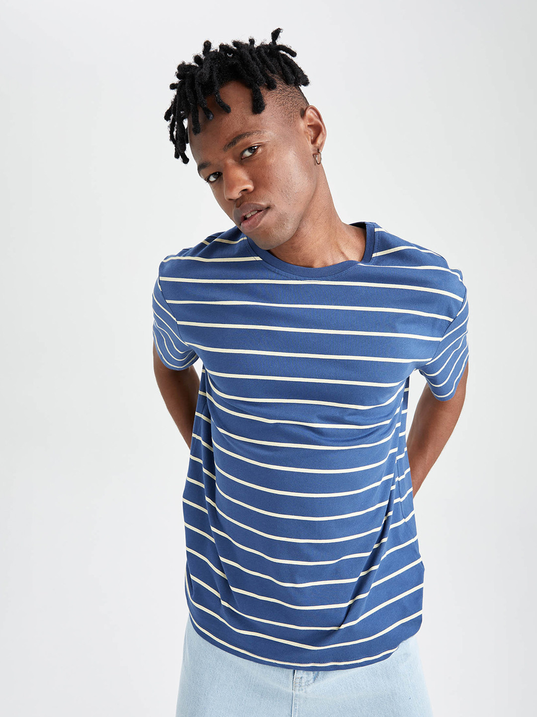 

DeFacto Men Striped Pure Cotton Regular Fit T-shirt, Navy blue