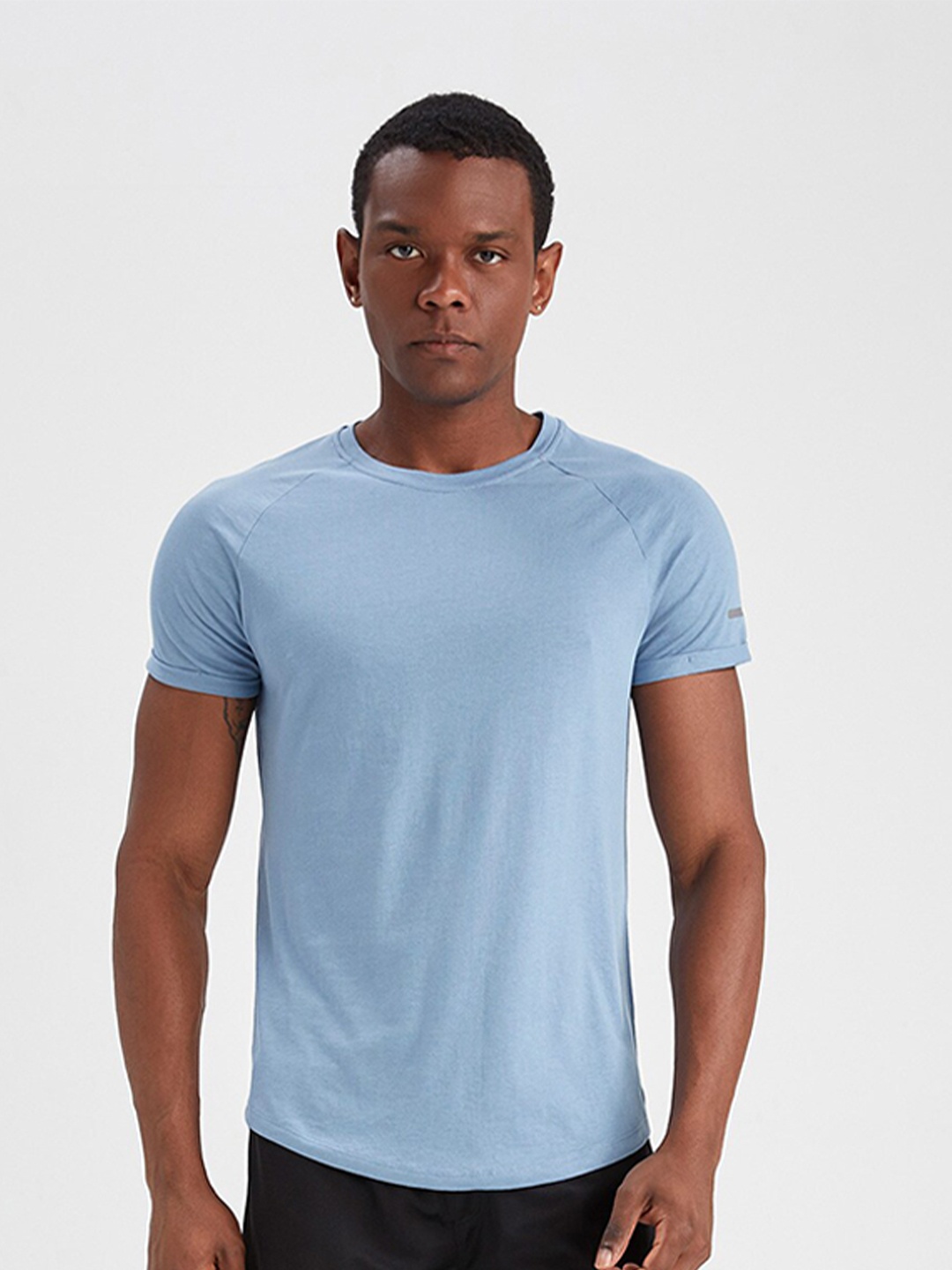 

DeFacto Men Regular Fit Raglan Sleeves T-shirt, Turquoise blue