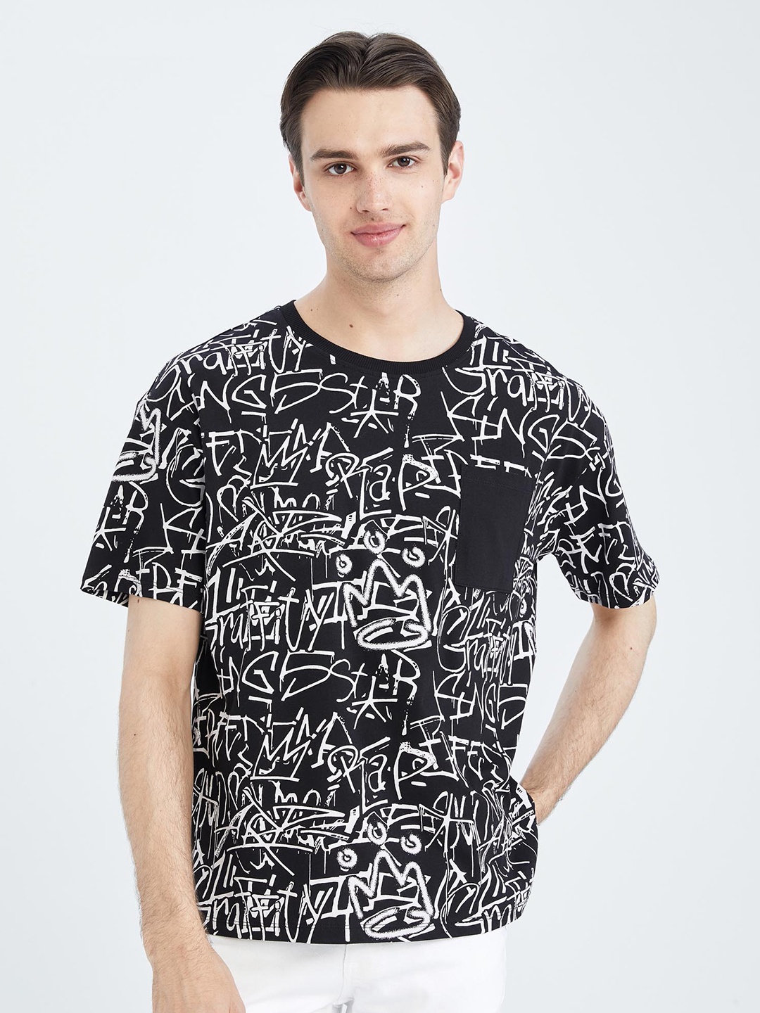 

DeFacto Men Printed Pure Cotton T-shirt, Black