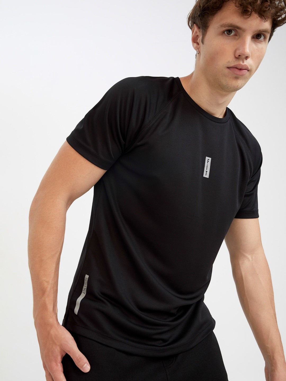 

DeFacto Men Round Neck T-shirt, Black