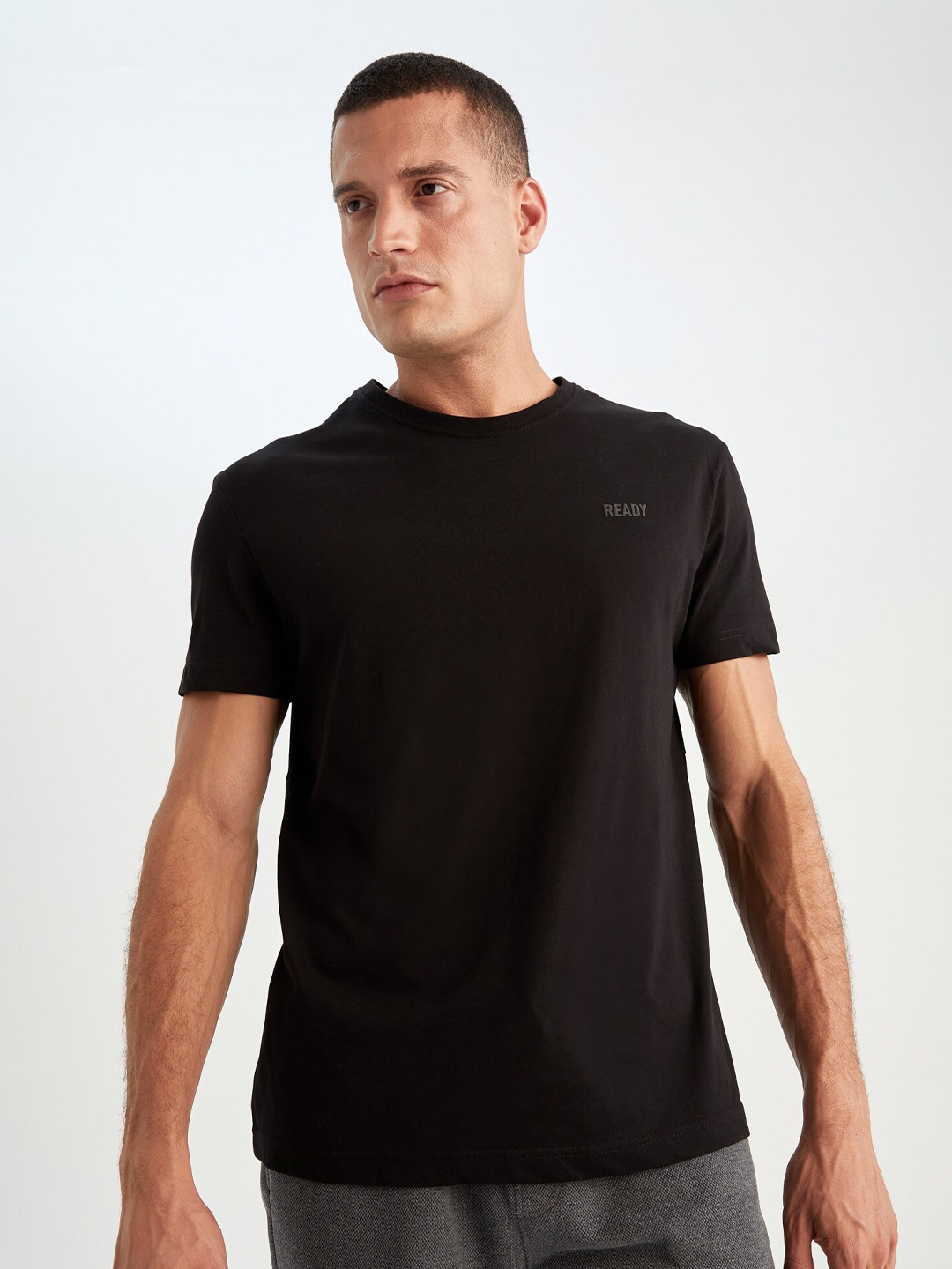 

DeFacto Men Pure Cotton Short Sleeves T-shirt, Black