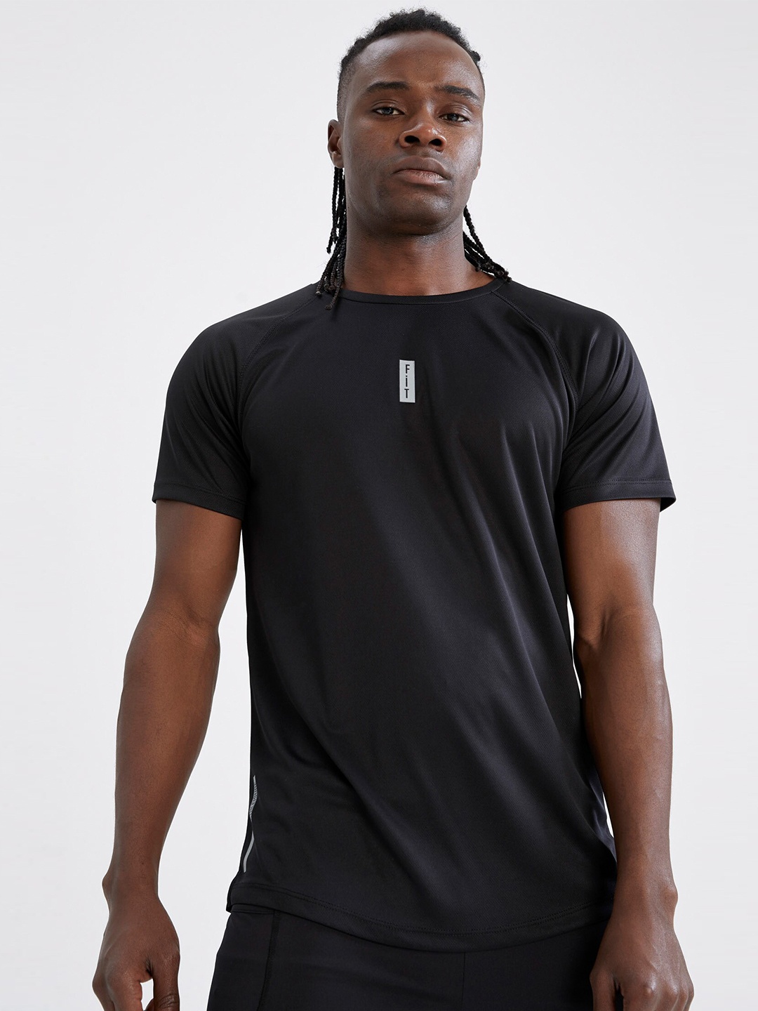 

DeFacto Men Regular Fit T-shirt, Black