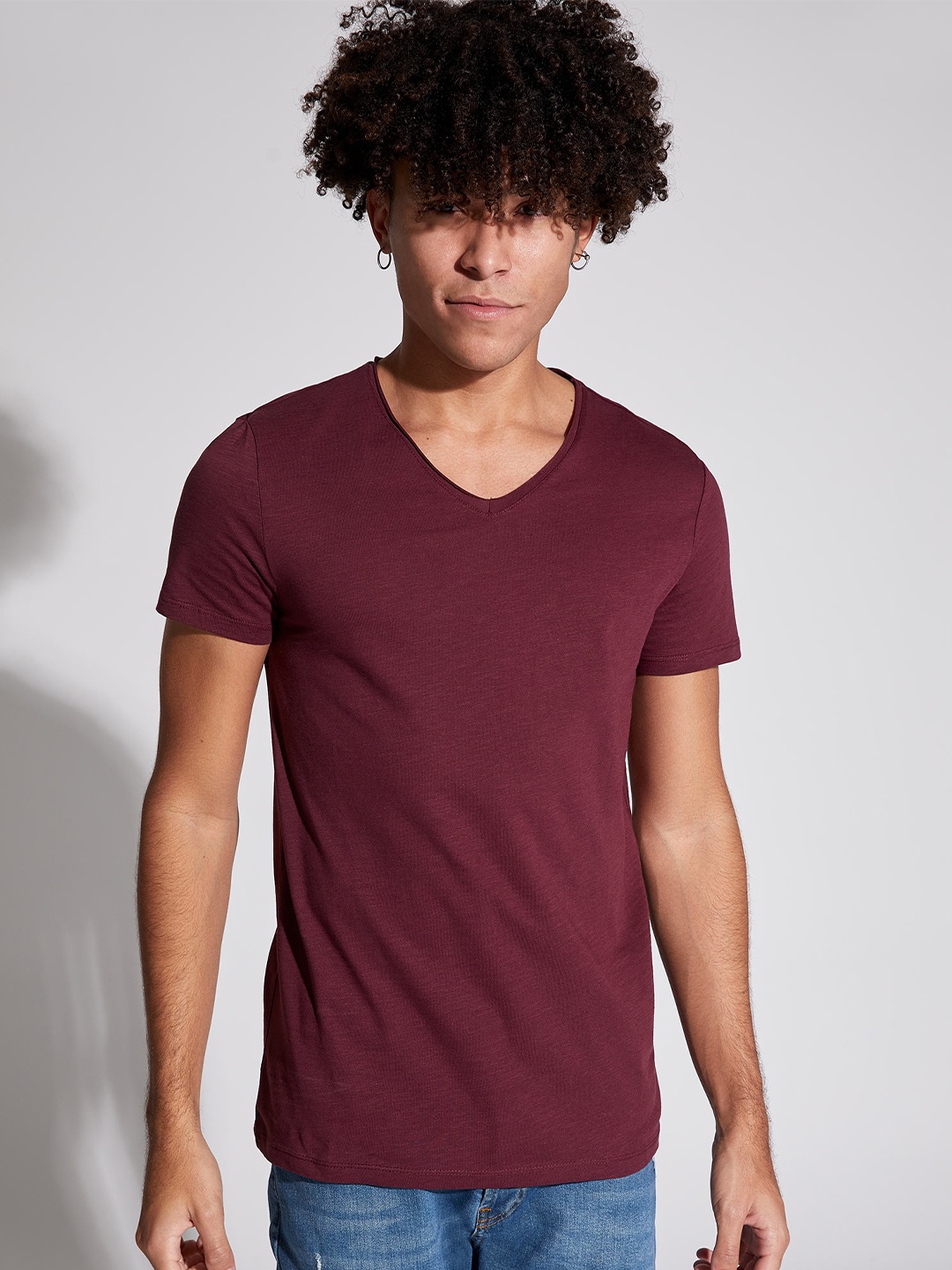 

DeFacto Men Cotton V-Neck T-shirt, Maroon