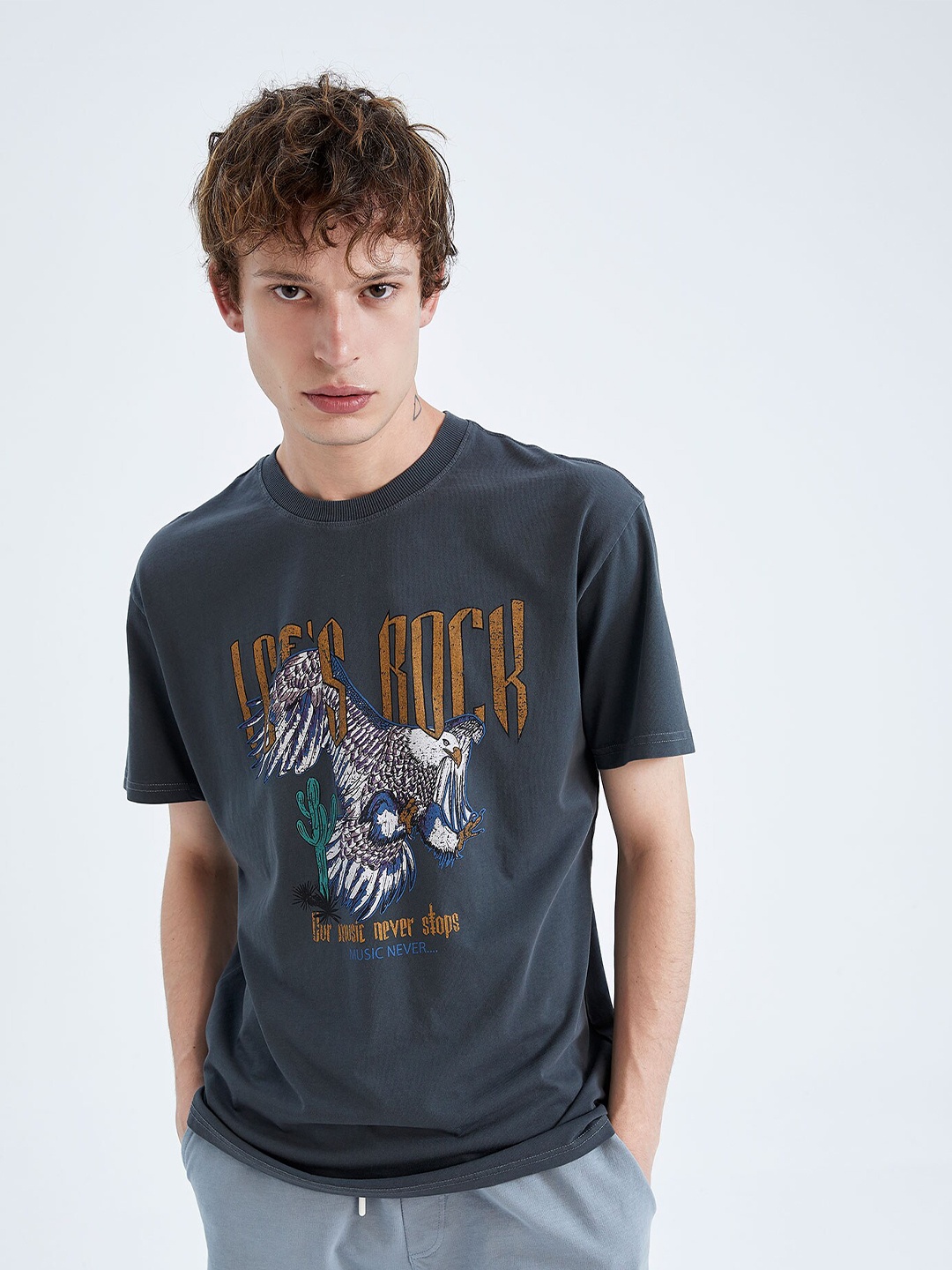 

DeFacto Men Graphic Printed Pure Cotton Short Sleeves T-shirt, Charcoal