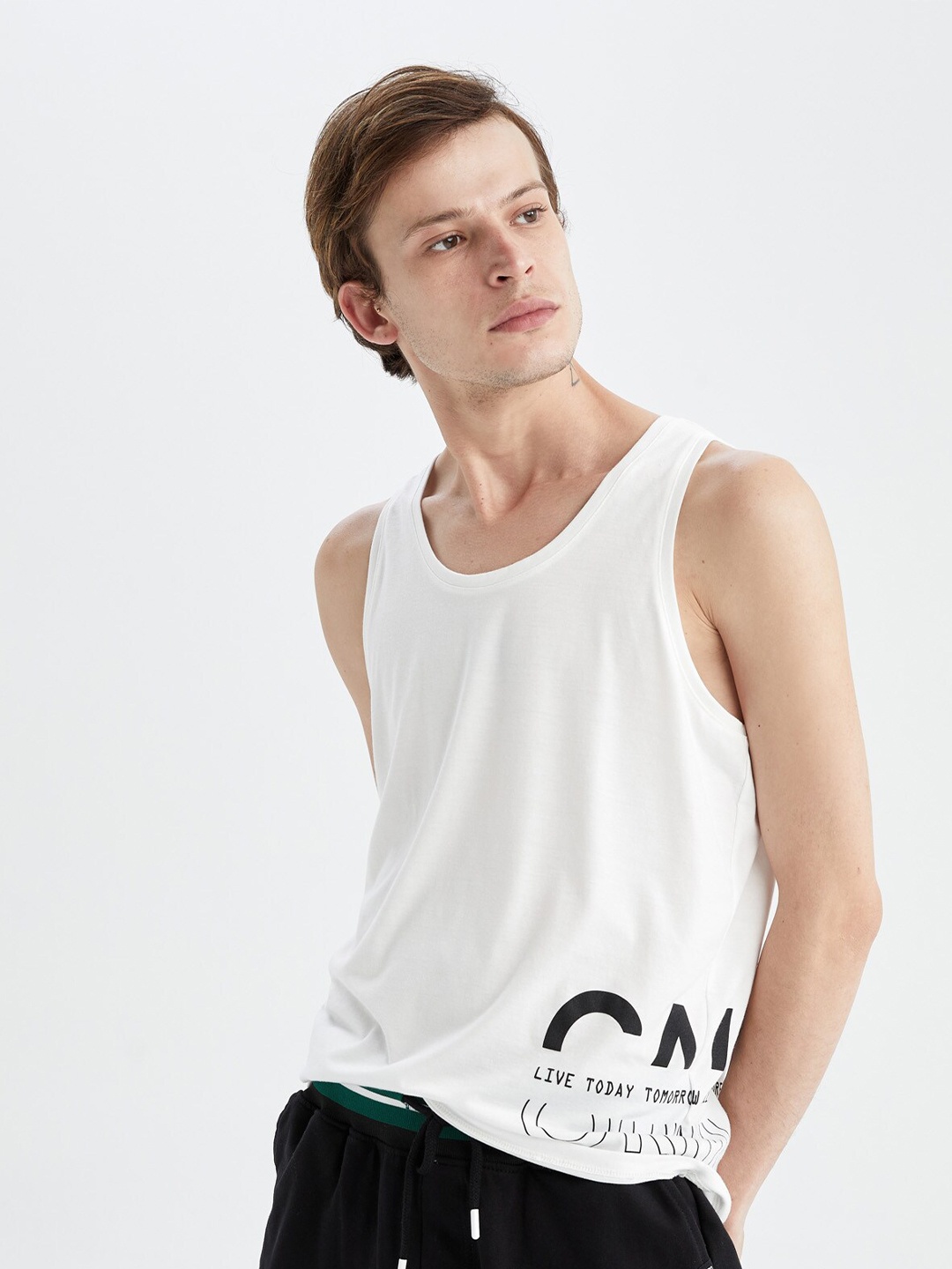 

DeFacto Men Typography Printed T-shirt, Off white