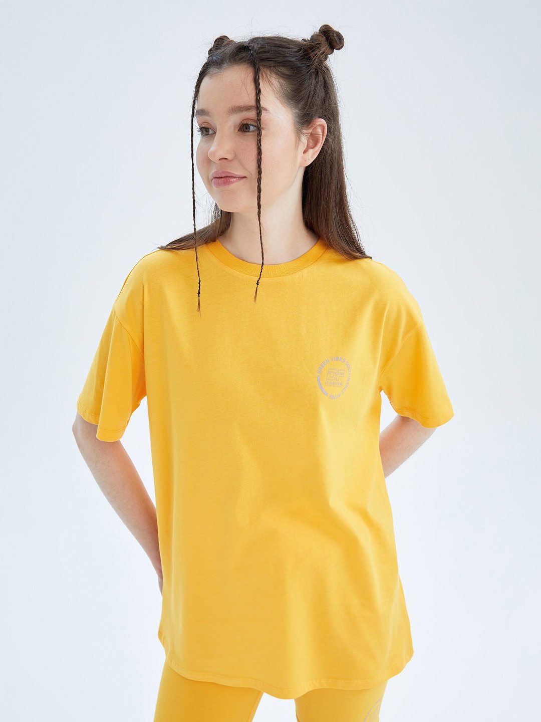 

DeFacto Women Pure Cotton Round Neck T-shirt, Yellow