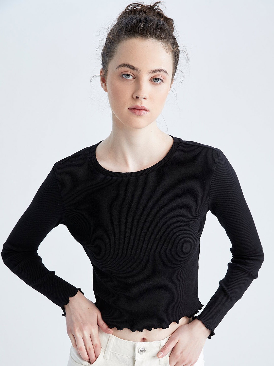 

DeFacto Women Crop Round Neck T-shirt, Black