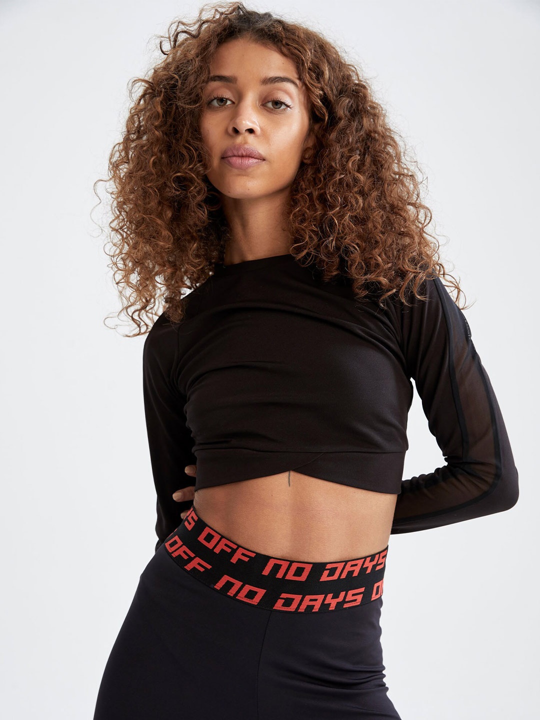 

DeFacto Women Fitted Crop Top, Black