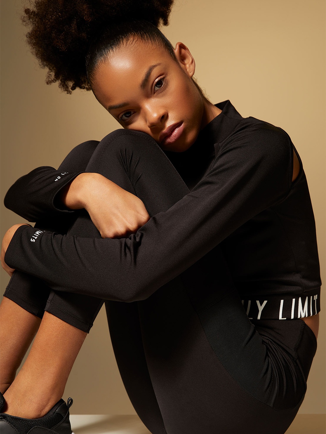 

DeFacto Women Cut-Out Detail T-shirt, Black