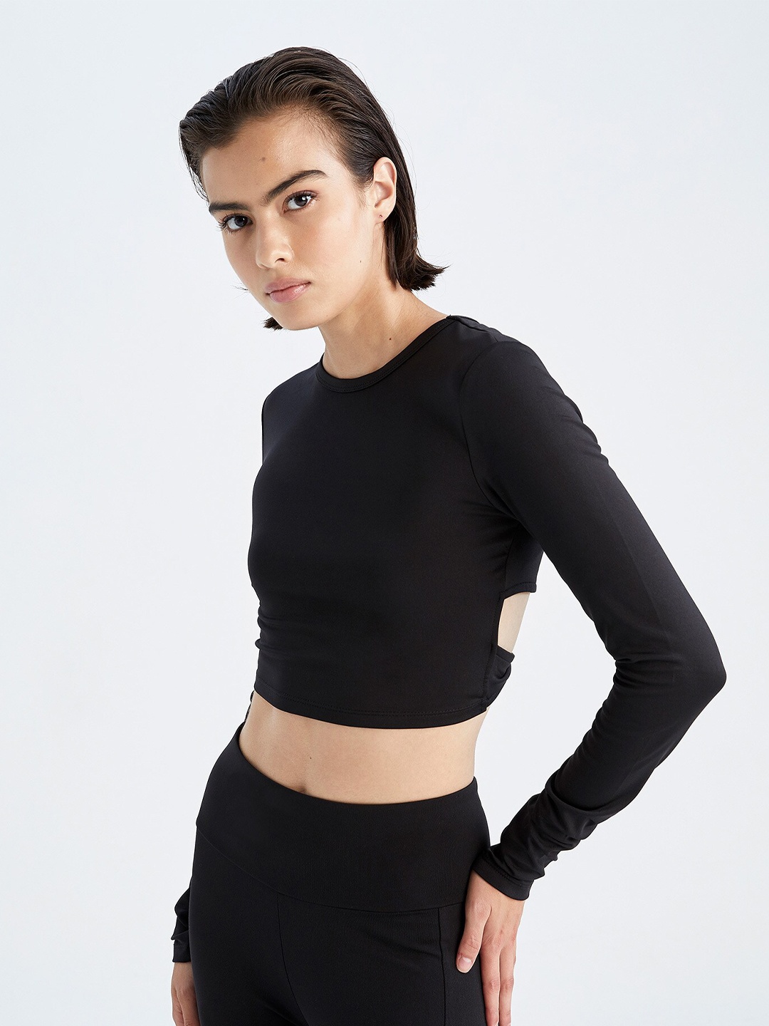 

DeFacto Long Sleeves Styled Back Crop Top, Black