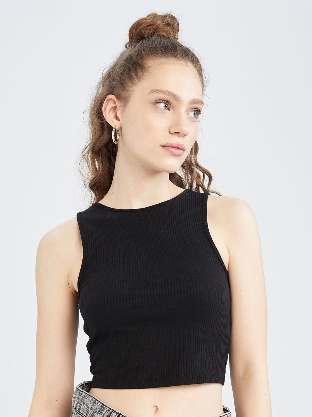 

DeFacto Styled Back Sleeveless Knitted Crop Top, Black