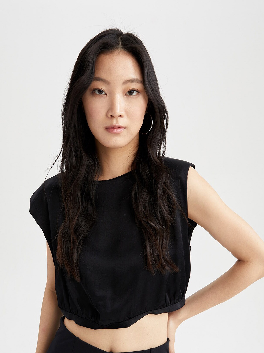 

DeFacto Extended Sleeves Crop Top, Black