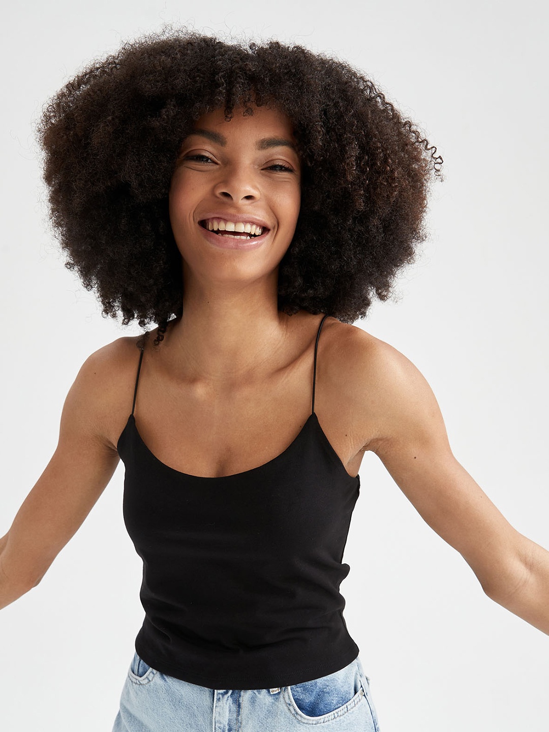 

DeFacto Shoulder Straps Crop Fitted Top, Black