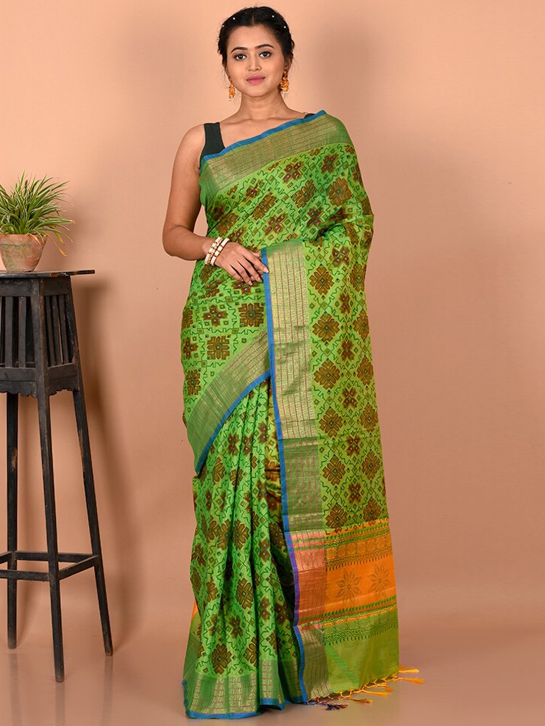 

AllSilks Geometric Motif Woven Design Saree, Green