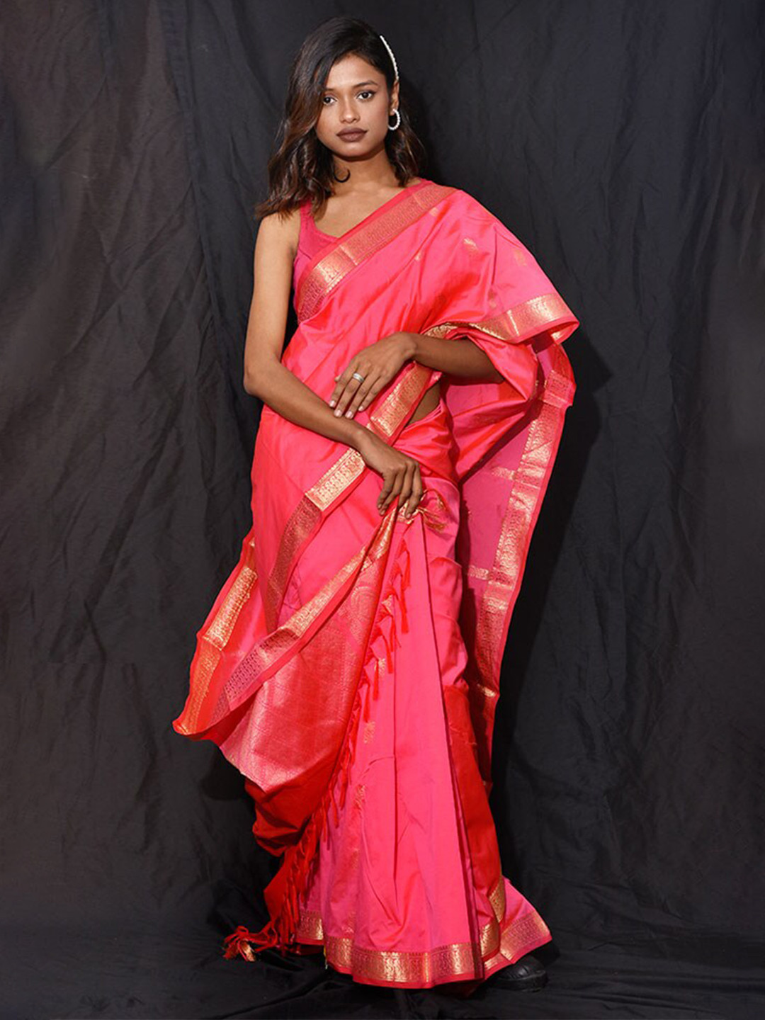 

AllSilks Ethnic Motifs Zari Silk Blend Kanjeevaram Saree, Pink
