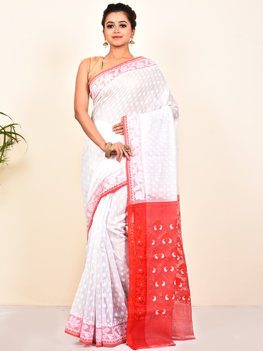 

AllSilks Motifs Pure Cotton Taant Saree, White