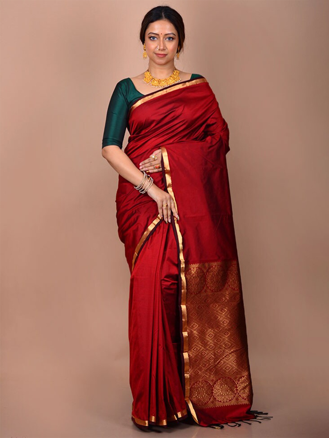 

AllSilks Maroon & Gold-Toned Zari Silk Blend Kanjeevaram Saree