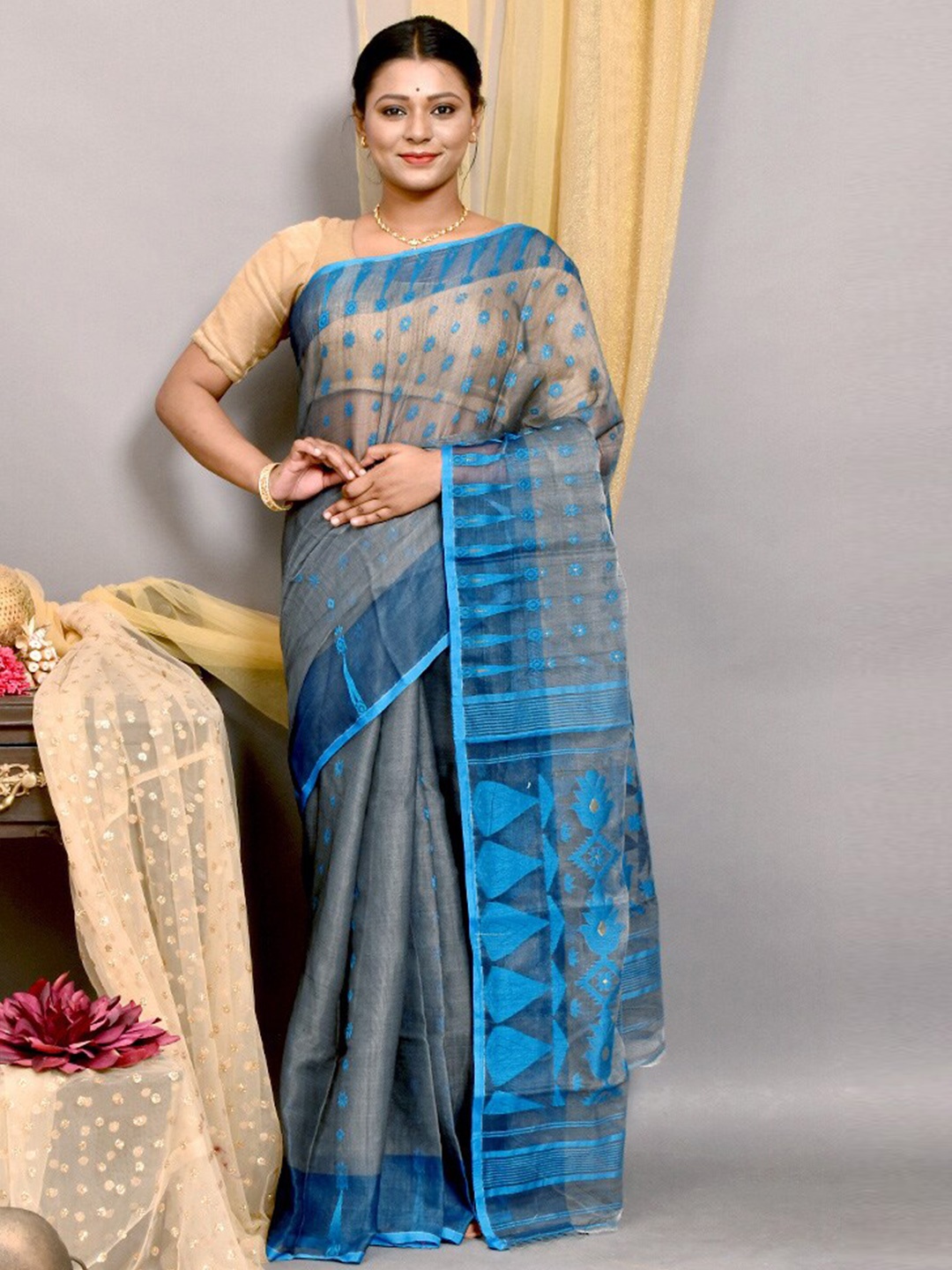 

AllSilks Woven Design Pure Cotton Taant Saree, Grey