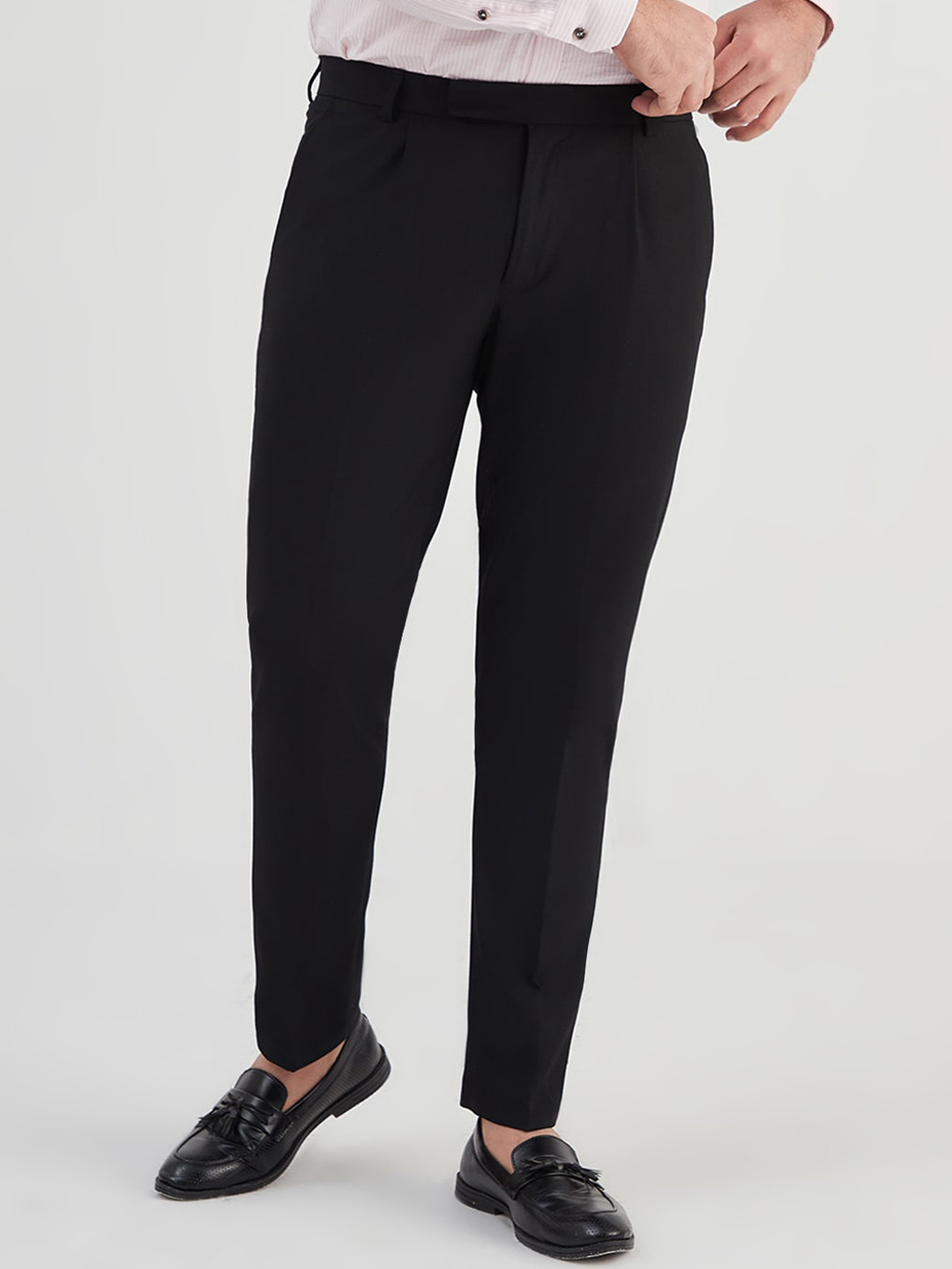 

MR BUTTON Men Mid-Rise Slim Fit Pleated Trousers, Black