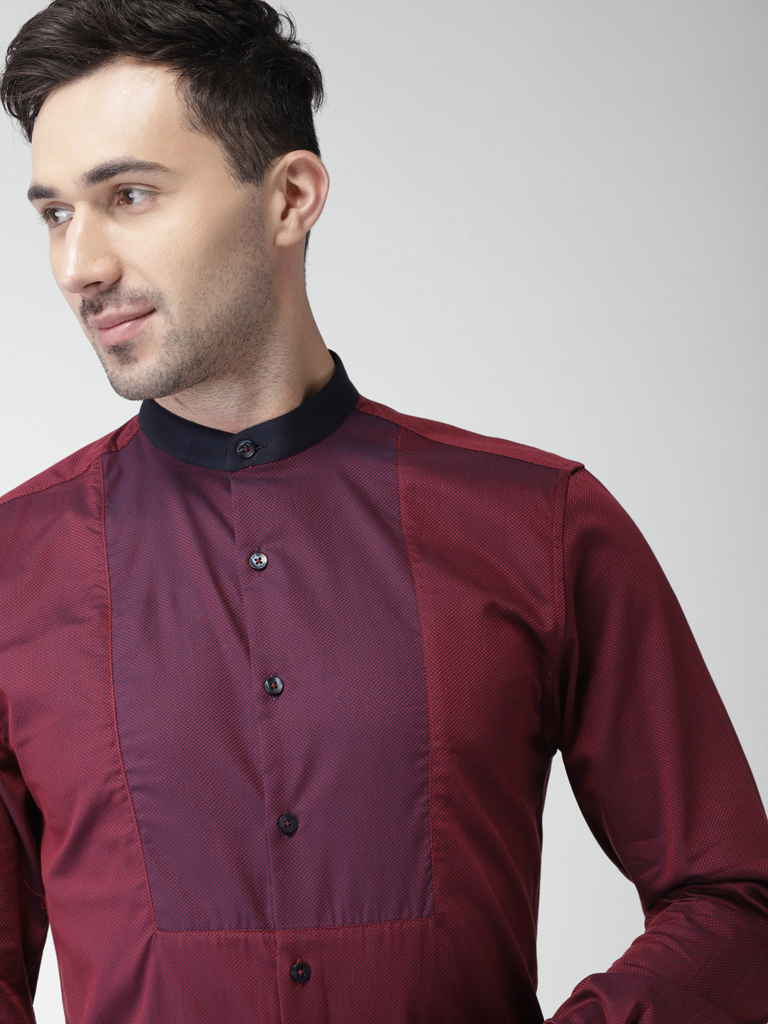 

INVICTUS Men Maroon & Navy Blue Slim Fit Self-Design Partywear Shirt