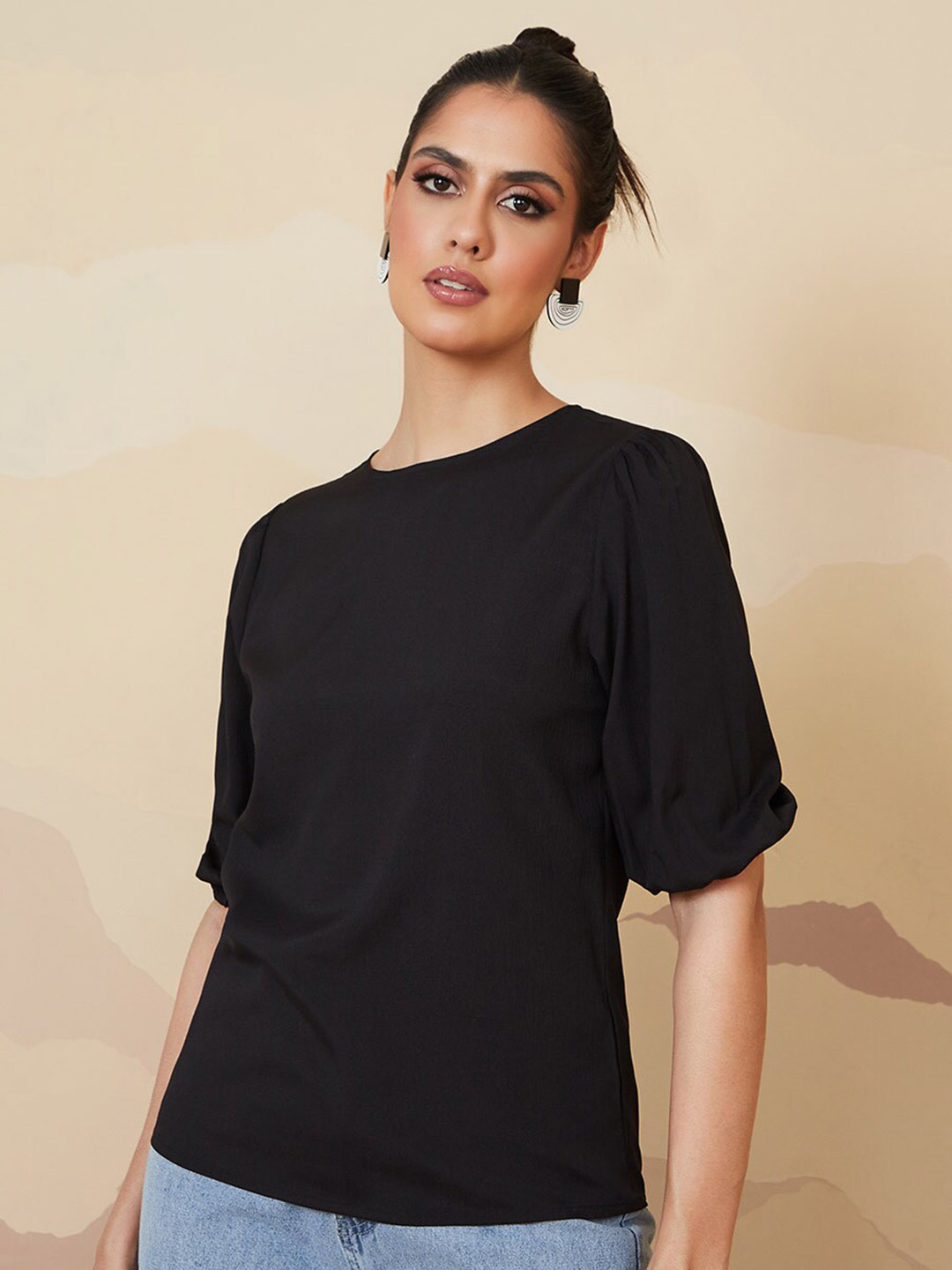 

Styli Round Neck Puff Sleeves Top, Black
