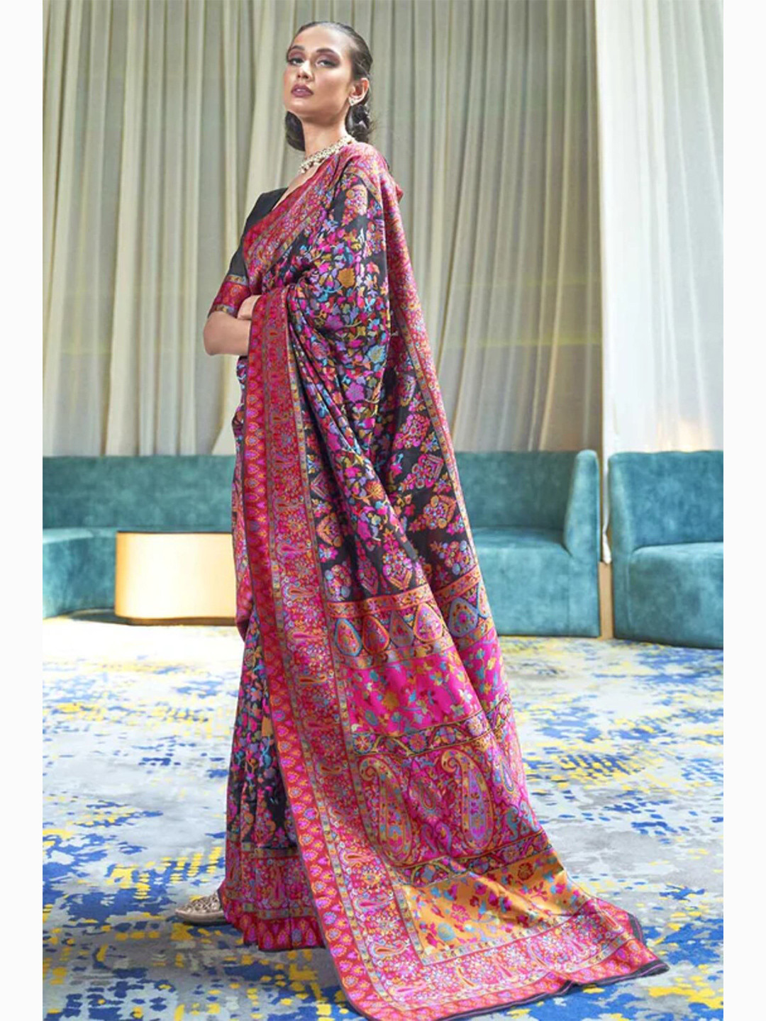 

GAJARAI Ethnic Motifs Printed Silk Blend Saree, Black